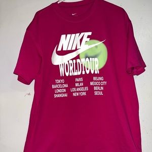 Nike WorldTour Shirt